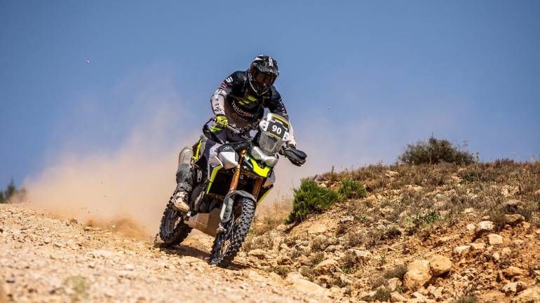 Ο Cervantes κερδίζει το Baja Aragon Trail με Triumph