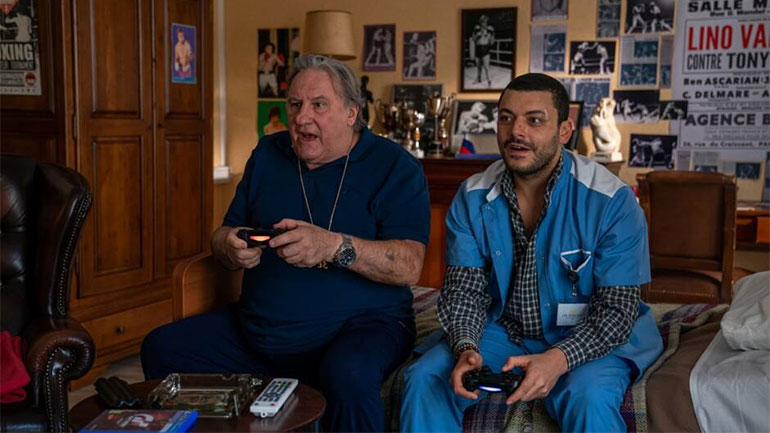 Η Πανσιόν: Η νέα ταινία του Ζεράρ Ντεπαρντιέ με τον Κεβ Άνταμς