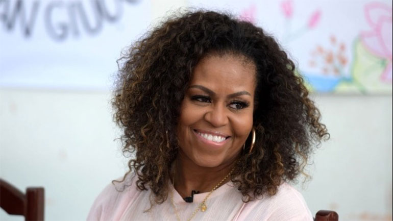 «The Light We Carry»: Το νέο βιβλίο της Μισέλ Ομπάμα