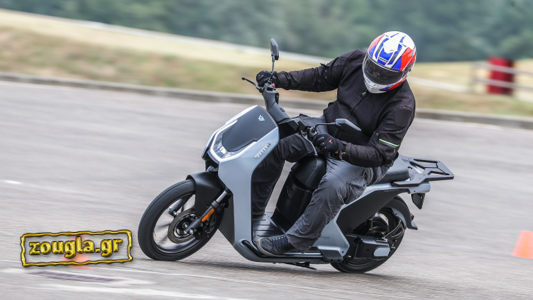 Αποστολή Mugello: Ο «ηλεκτρικός» κόσμος της VMoto Super Soco