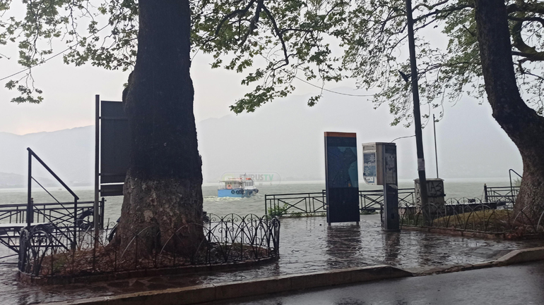 Ισχυρό μπουρίνι έπληξε τα Ιωάννινα