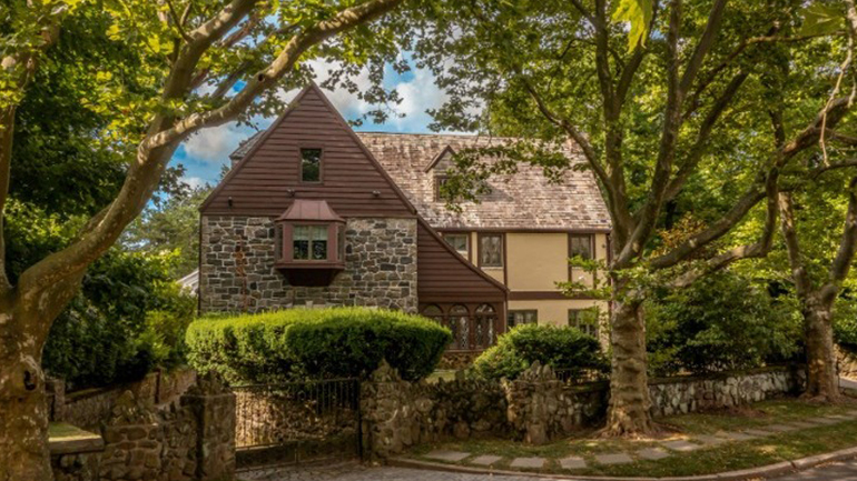 Διαθέσιμη μέσω Airbnb προς ενοικίαση κατοικία από την ταινία «Ο Νονός»