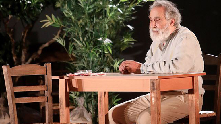 O Κώστας Αρζόγλου εξομολογείται: «Έμεινα στη φυλακή 10 μέρες και έφαγα ξύλο»