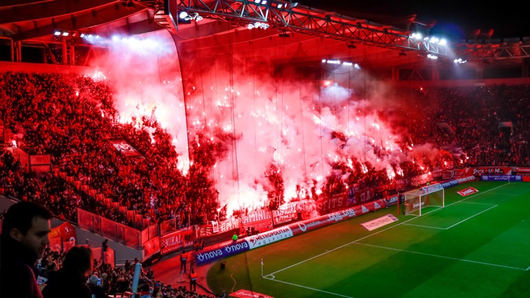 Ολυμπιακός: «Επίσκεψη» των οργανωμένων στο Ρέντη και προτροπή στον Μαρτίνς να φύγει