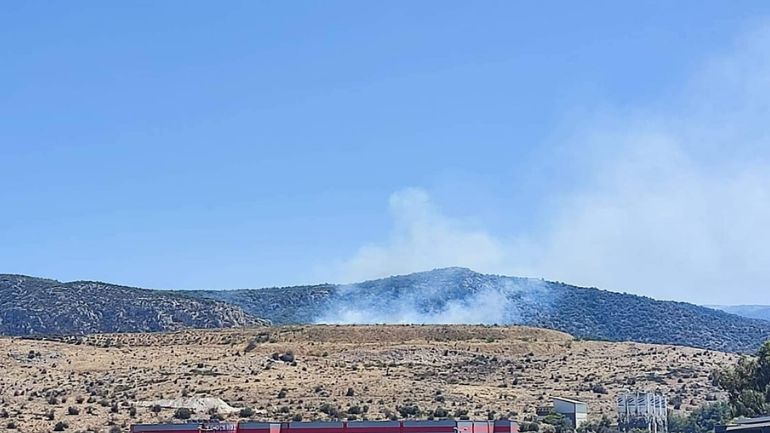 Νεόκτιστα Ασπροπύργου: Πυρκαγιά στην Περιφερειακή Αιγάλεω