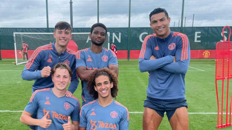 Επέστρεψε στις προπονήσεις της Μάντσεστερ Γιουνάιτεντ ο Ρονάλντο