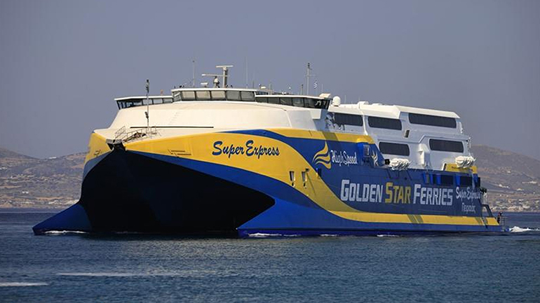 Τήνος: Άνδρας πέθανε μέσα σε πλοίο