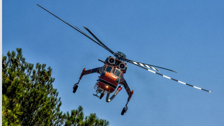 Ζάκυνθος: Σε ύφεση πυρκαγιά σε κατοικημένη περιοχή στο χωριό Καλαμάκι