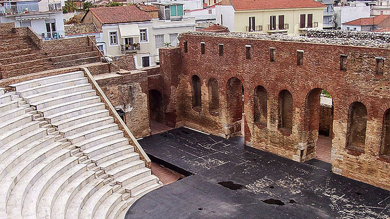 Συντηρούνται και αποκαθίστανται δύο εμβληματικά μνημεία της Πάτρας – Το Ρωμαϊκό Ωδείο και το δημοτικό θέατρο «Απόλλων»