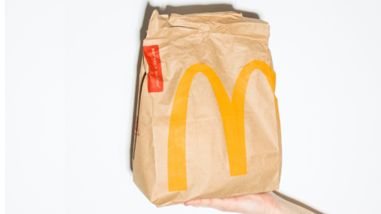 Αυστραλία: 2.000 δολάρια πρόστιμο διότι είχε στο σακίδιο… McMuffins