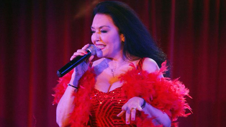 Ελένη Φιλίνη: «Ντροπή στους ψευτοκουλτουριάρηδες»!