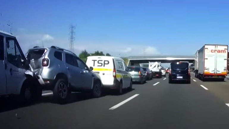 Μεσαίος καθρέφτης και παρατηρητικότητα τον έσωσαν από σίγουρο τροχαίο