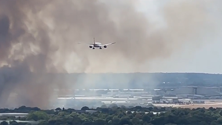 Βρετανία: Μεγάλη φωτιά κοντά στο αεροδρόμιο του Χίθροου