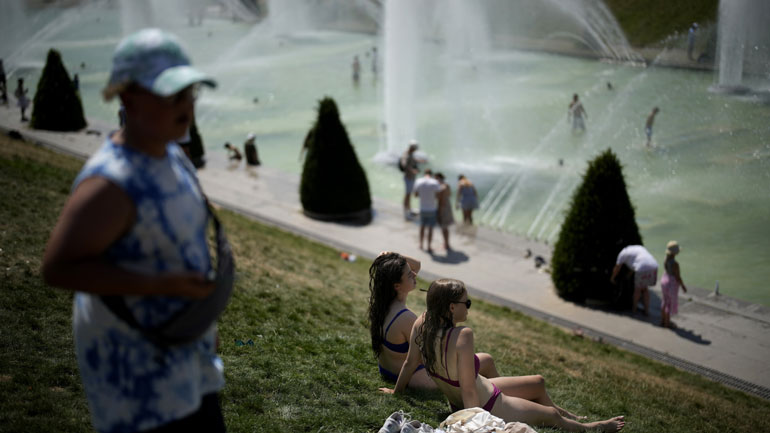Νέο κύμα καύσωνα πλήττει τη Γαλλία