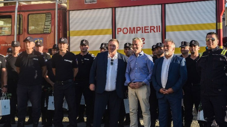 Θεσσαλονίκη: Υποδοχή Ρουμάνων πυροσβεστών από τον Ζέρβα στο δημαρχείο