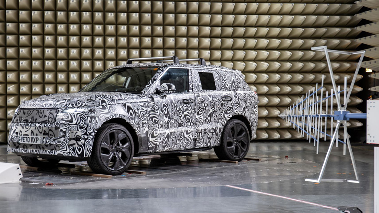 Η Jaguar Land Rover επενδύει στα ηλεκτροκίνητα και συνδεδεμένα αυτοκίνητα του μέλλοντος