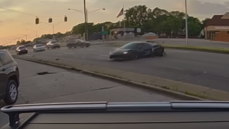 Μόλις είχε «ρίξει» 100.000$ στην McLaren 570S του και τον τράκαραν στην πρώτη διασταύρωση