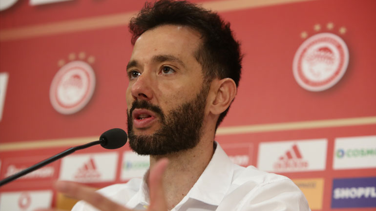 Κορμπεράν: «Θέλω έναν Ολυμπιακό κυρίαρχο και νικητή»