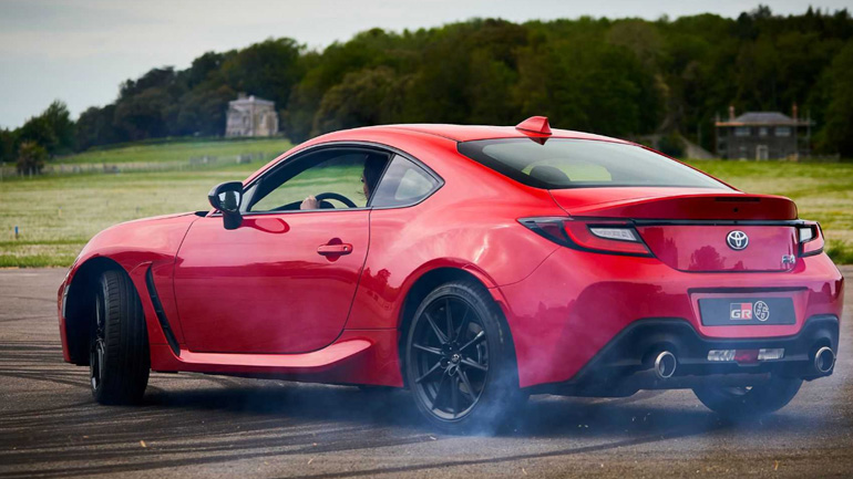 Αντιπροσωπεία αυτοκινήτων ακύρωσε την εγγύηση από πελάτη που ανέβαζε βίντεο με drift