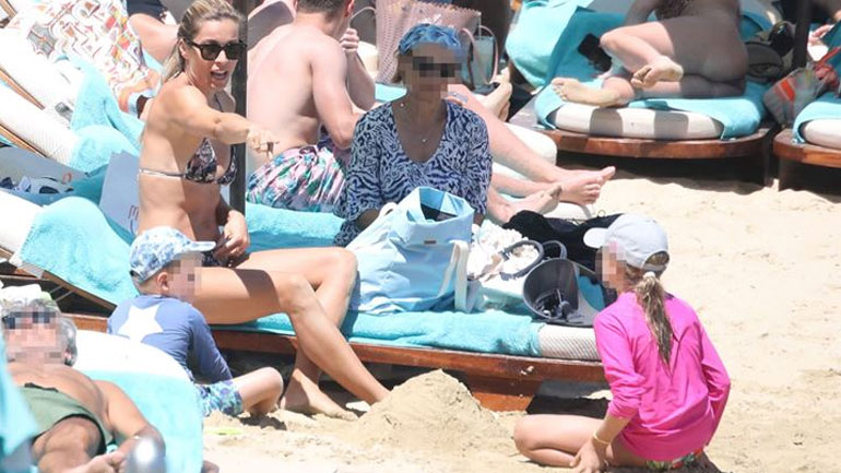 Μαριέττα Χρουσαλά : Βουτιές στη Μύκονο με τον Λέοντα Πατίτσα και τα παιδιά τους