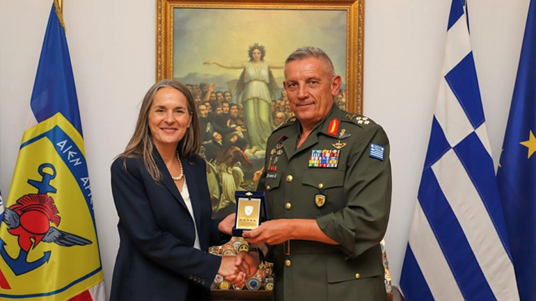 Συνάντηση του αρχηγού ΓΕΕΘΑ με την επιτετραμμένη στην πρεσβεία των ΗΠΑ Mαρία Όλσον