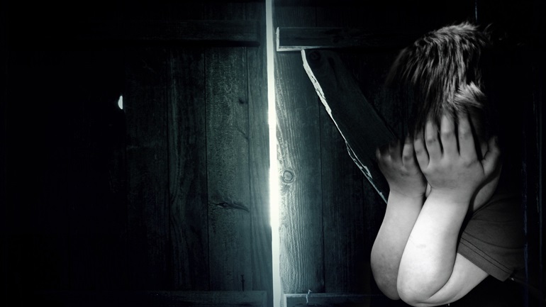 Ρόδος: Νονά κατηγορείται ότι ασελγούσε σε δίδυμες 5 ετών