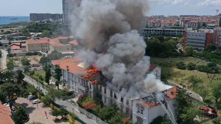 Υπό έλεγχο τέθηκε η φωτιά στο Ελληνικό Νοσοκομείο της Κωνσταντινούπολης