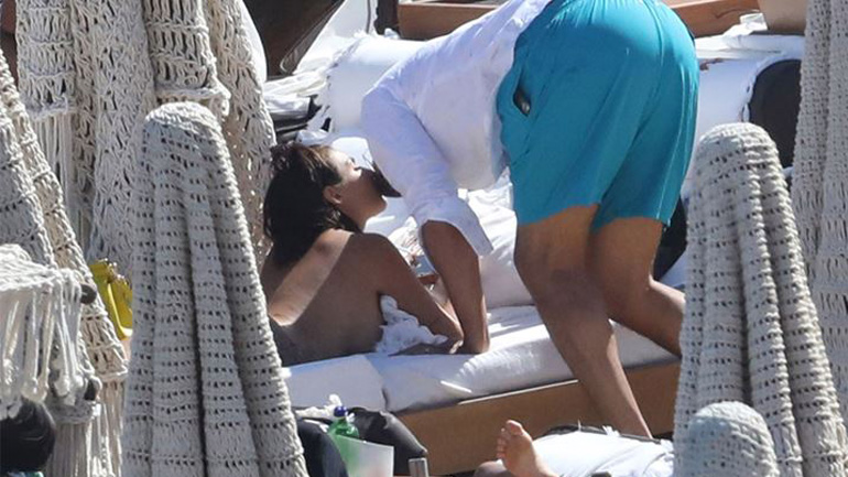 Elettra Lamborghini: Στη Μύκονο με τον σύζυγό της η χρυσή κληρονόμος των Lamborghini