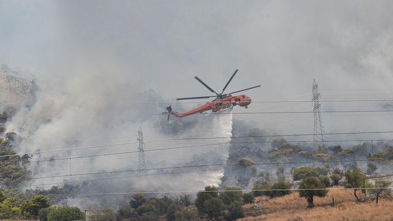 Μεγάλη πυρκαγιά στη Νέα Πέραμο