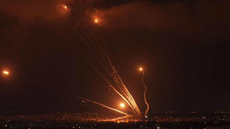 Ο Ισλαμικός Τζιχάντ δηλώνει ότι εκτόξευσε περισσότερες από 100 ρουκέτες από τη Γάζα προς το Ισραήλ