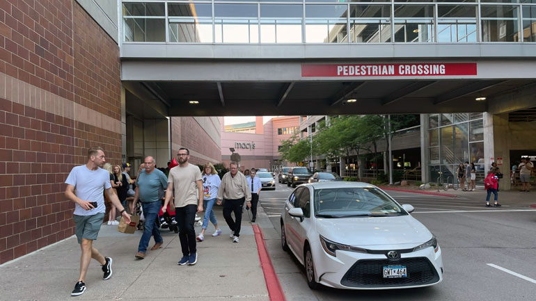 Μινεάπολη: Σκηνές πανικού εξαιτίας πυροβολισμών στο μεγαλύτερο αμερικανικό εμπορικό κέντρο