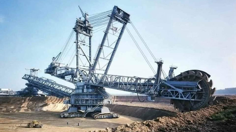 Tι γράφει ο καθηγητής σεισμολογίας Άκης Τσελέντης για την ηλεκτροκίνηση