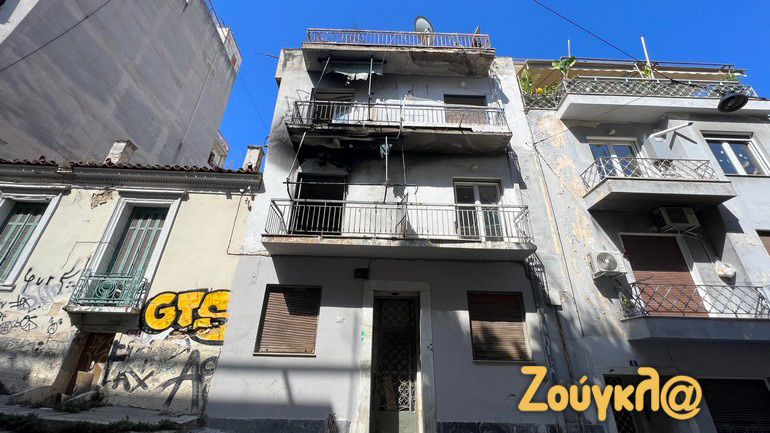 Εξάρχεια: Επιχείρηση της ΕΛΑΣ για εκκένωση κτιρίου