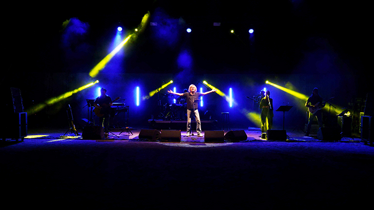 51ο Φεστιβάλ Ολύμπου: Πλήθος κόσμου στη συγκλονιστική συναυλία του Βασίλη Παπακωνσταντίνου στο αρχαίο θέατρο Δίου