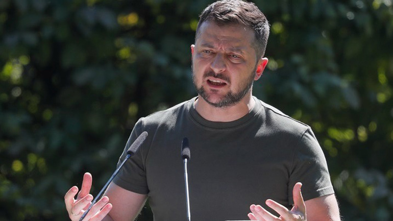 Ζελένσκι: «Όχι» σε συνομιλίες με τη Ρωσία αν προχωρήσει με τα δημοψηφίσματα