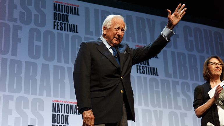 Πέθανε σε ηλικία 89 ετών ο βραβευμένος με Πούλιτζερ συγγραφέας Ντέιβιντ Μακ Κάλοου