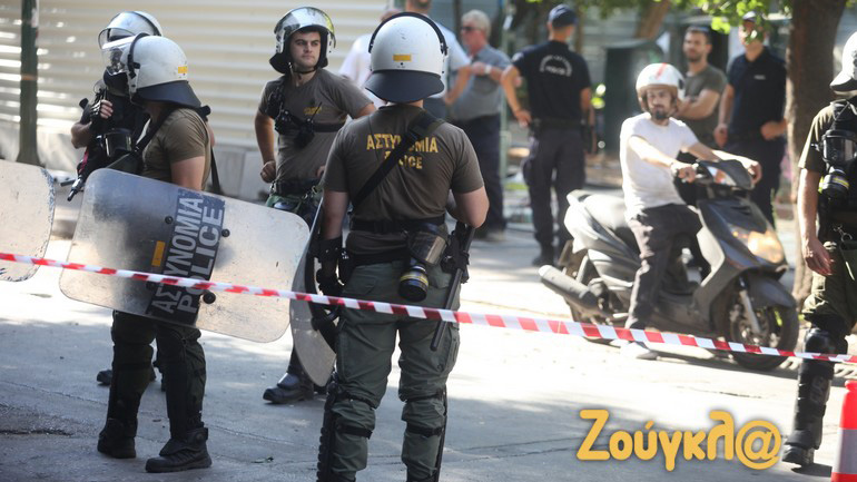 Εξάρχεια: Ένταση μεταξύ κατοίκων και αστυνομίας για την κατασκευή του Μετρό