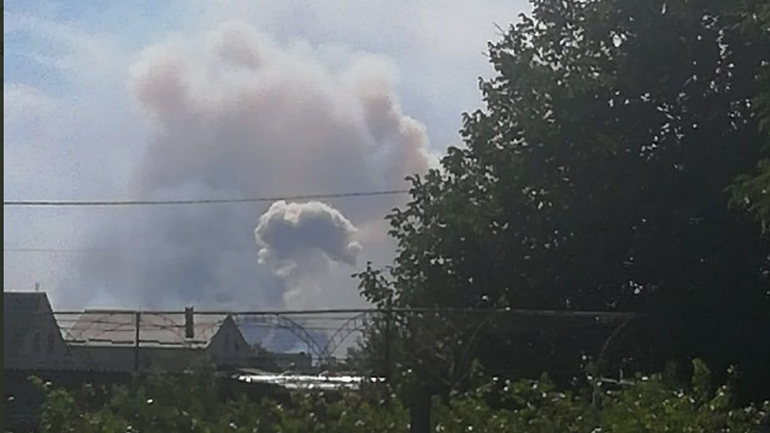 Ένας νεκρός και πέντε τραυματίες από την έκρηξη πυρομαχικών σε ρωσική αεροπορική βάση στην Κριμαία