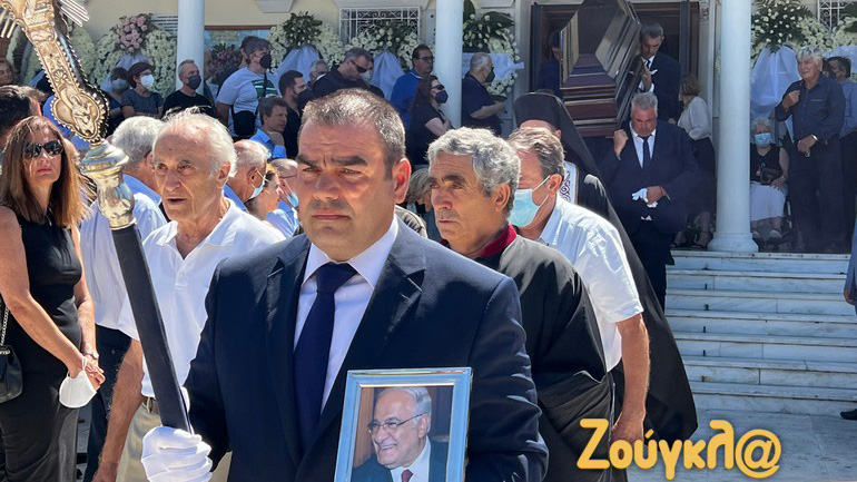 Το τελευταίο «αντίο» στον Διονύση Σιμόπουλο Το τελευταίο «αντίο» στον Διονύση Σιμόπουλο