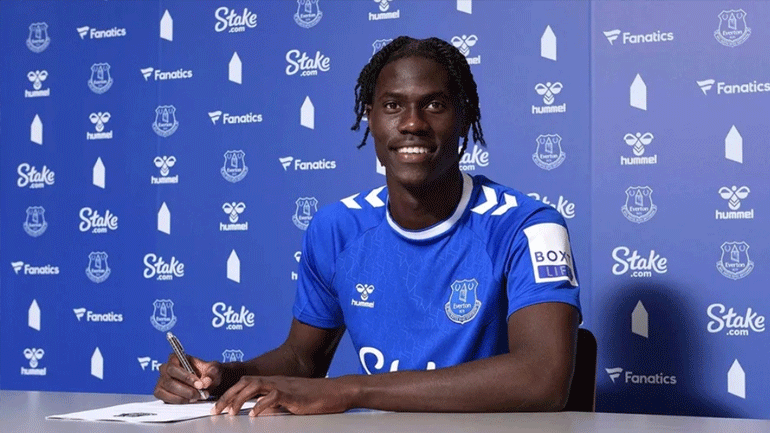 Στην Έβερτον ο Ονανά