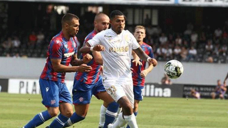 Conference League: Προκρίθηκε στα play off παρά την ήττα από τη Γκιμαράες η Χάιντουκ