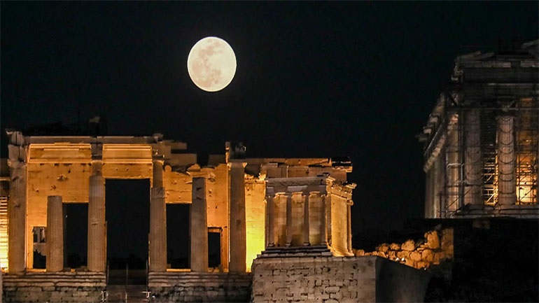 Ελεύθερη είσοδος σε αρχαιολογικούς χώρους, μνημεία και μουσεία για την αποψινή αυγουστιάτικη Πανσέληνο