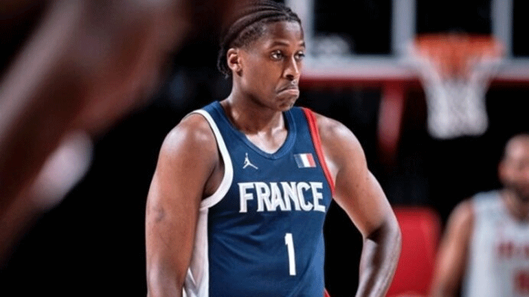 Γαλλία: «Τέλος» το Ευρωμπάσκετ για τον Ντιλικινά