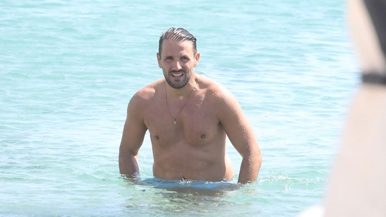 Νίκος Βέρτης: Για μπάνιο σε κοσμική παραλία της Μυκόνου