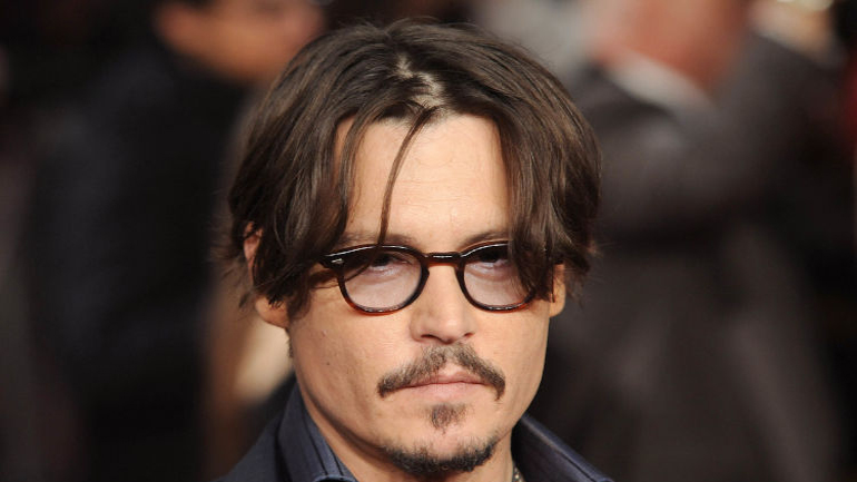 Ο Τζόνι Ντεπ αγνώριστος ως Βασιλιάς Λουδοβίκος ΙΕ της Γαλλίας  – Δείτε  την πρώτη φωτογραφία της ταινίας