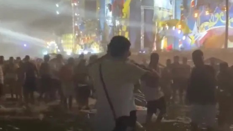 Ισπανία: Ένας νεκρός και δεκάδες τραυματίες από την κατάρρευση σκηνής σε μουσικό φεστιβάλ Ισπανία: Ένας νεκρός και δεκάδες τραυματίες από την κατάρρευση σκηνής σε μουσικό φεστιβάλ