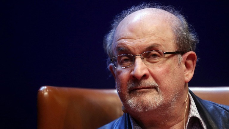 Η Charlie Hebdo για τον Σ. Ρούσντι : Τίποτα δεν δικαιολογεί μια θανατική καταδίκη