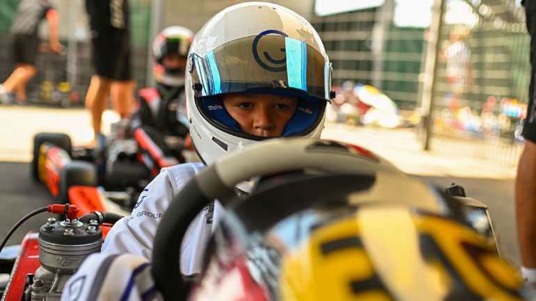 Πρόγραμμα εργοστασιακού οδηγού ακολουθεί 12χρονος οδηγός καρτ