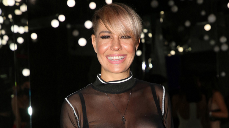 Ράνια Κωστάκη: Φωτογραφίες με μαγιό στην παραλία χωρίς φίλτρα και ρετούς