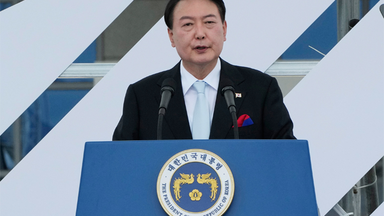 Η Ν. Κορέα προτείνει σχέδιο αρωγής με αντάλλαγμα την αποπυρηνικοποίηση της Β. Κορέας